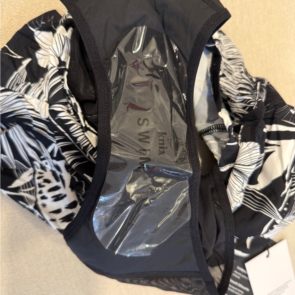 Knix Leakproof Hip Hugger Bikini Swim Bottom - Black and White - Picture 5 of 6